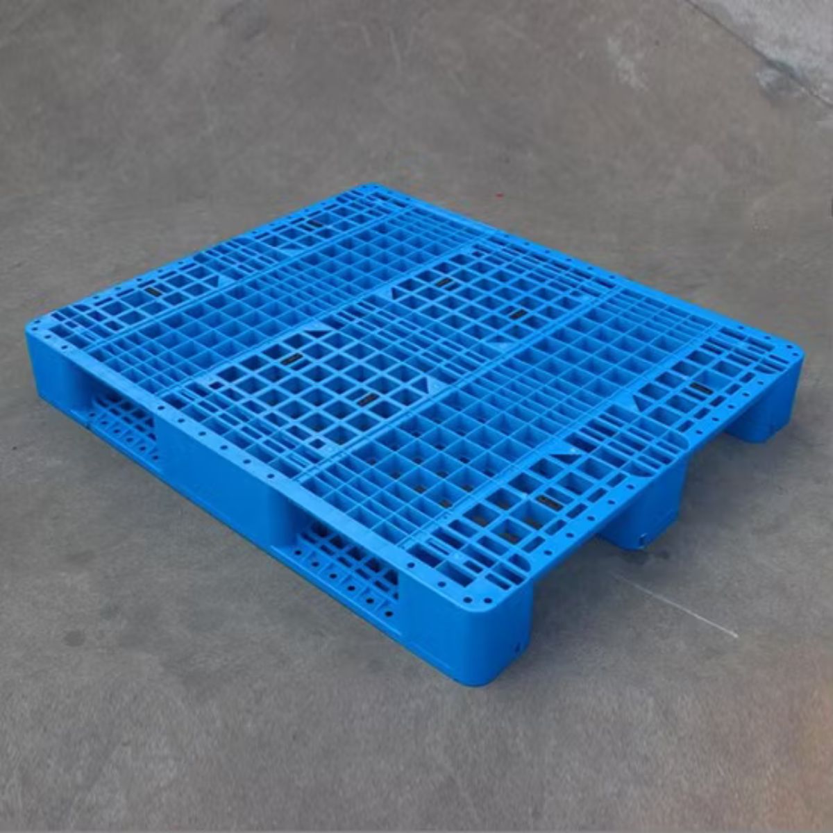 Pallet nhựa